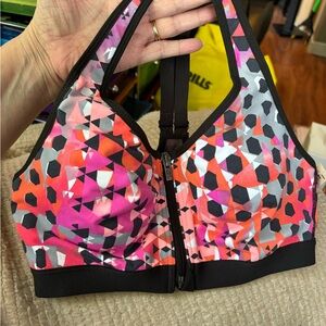 Victoria’s Secret Front Closure Zip Up Moulded Cups Underwire Knockout Bra 32C